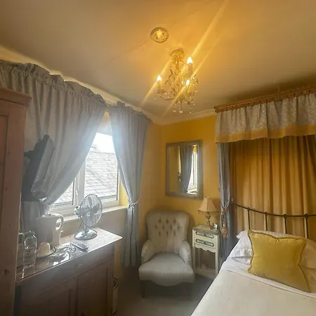 Albert & Victoria Guest House Истбурн Номер фото